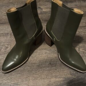 Army Green Crown Vintage Boot  - NEW NEVER WORN ‼️